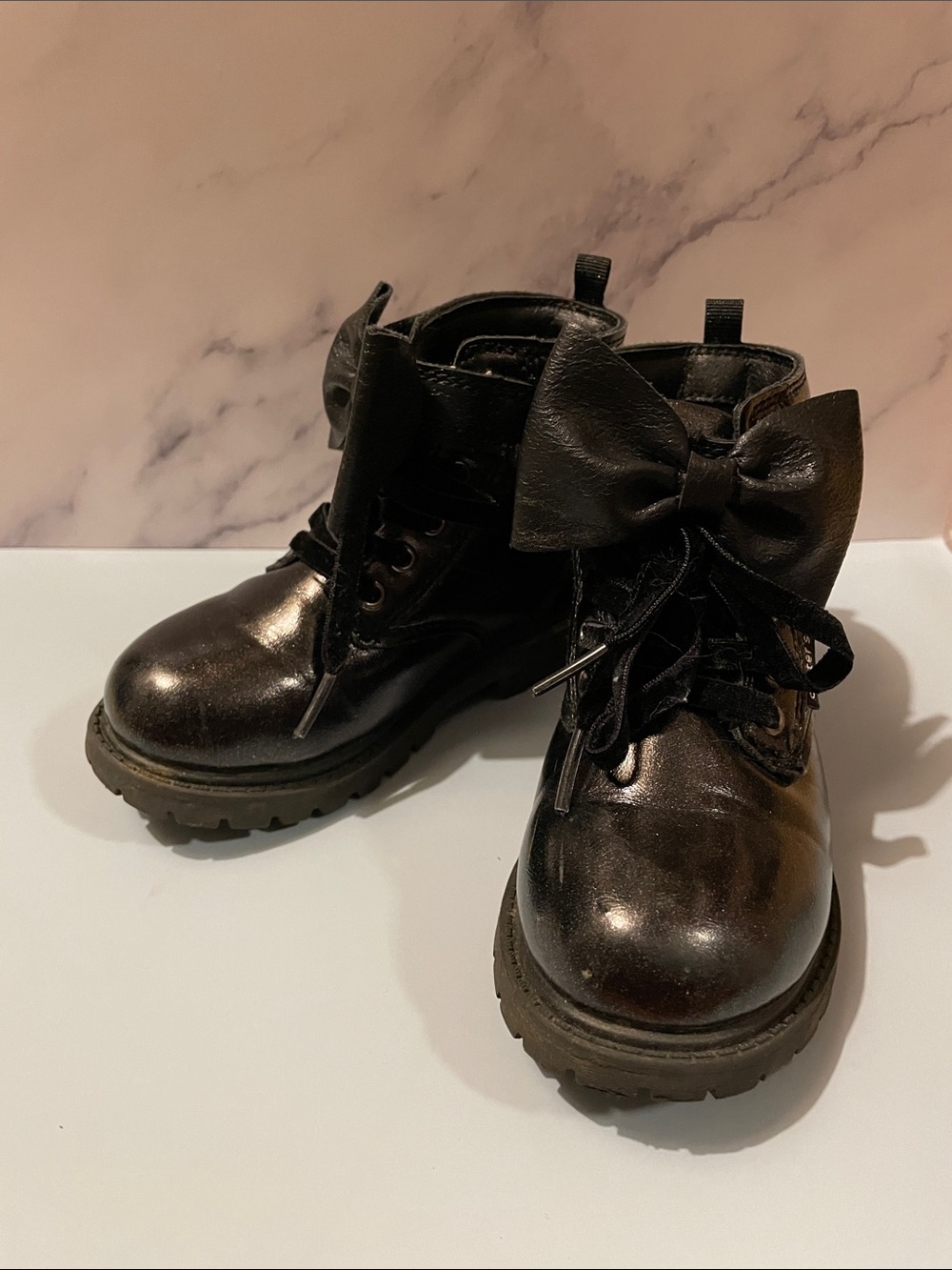 Carter’s Toddler Girl Size 9 Black Patent Faux Leather Bow Detail Lace-Up Boots